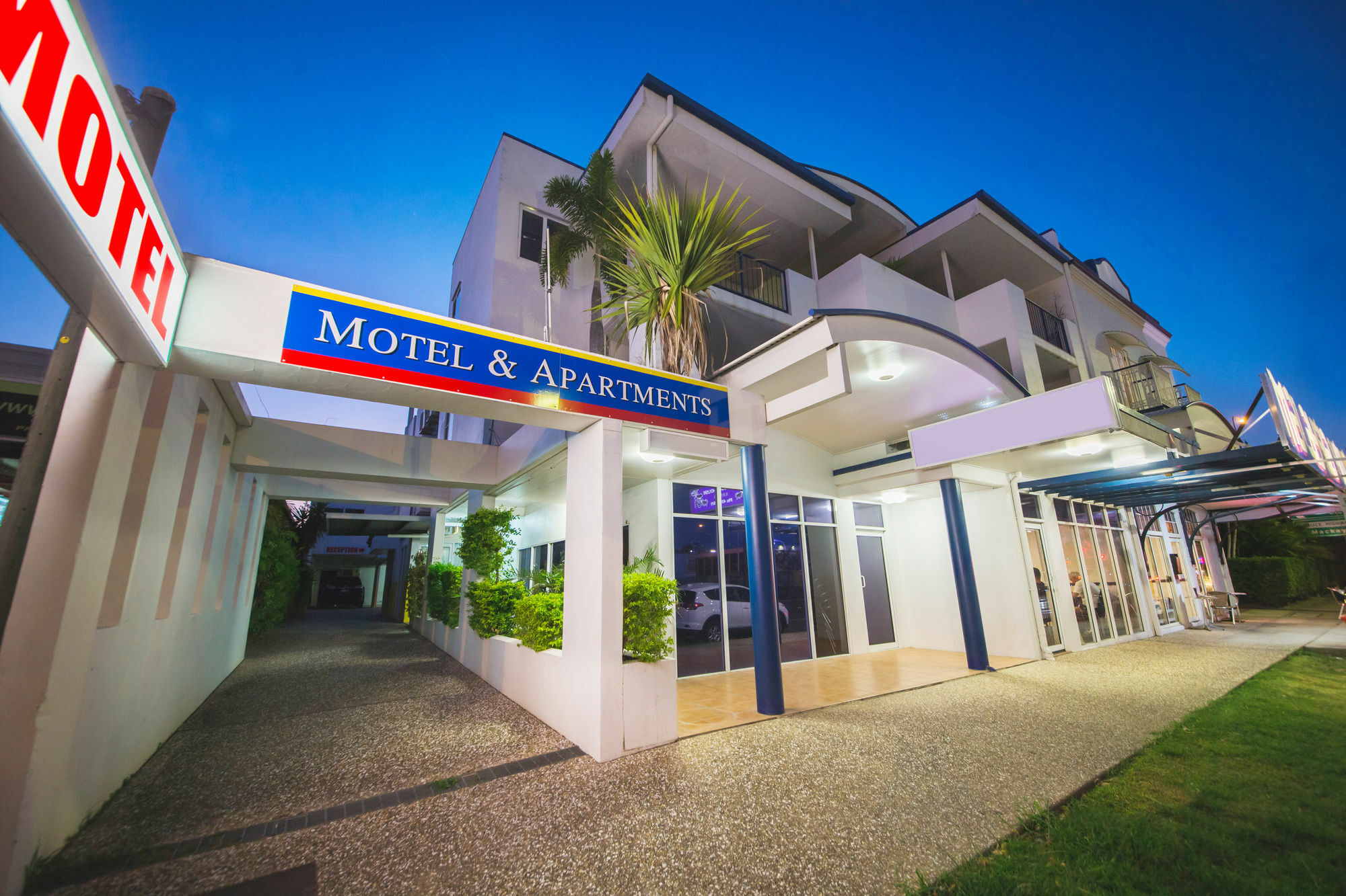 Cosmopolitan Motel & Serviced Apartments Rockhampton Bagian luar foto